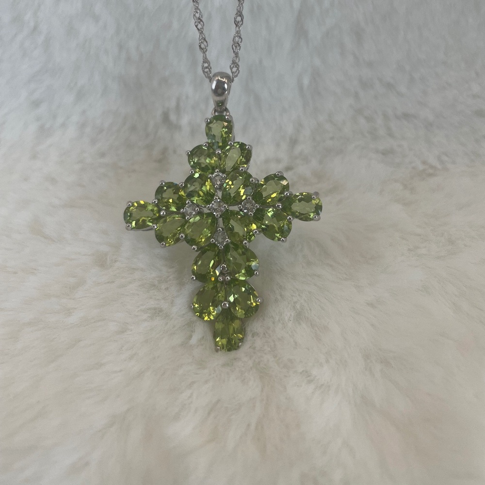 Green Manchurian Peridot Cross Necklace with 18 inch chain